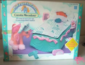 Vintage Hasbro Toys 1989 My Little Pony Rock-A-Bye-Bed Bed Play