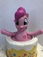 PoppinPinkiePieCakePopped.jpg